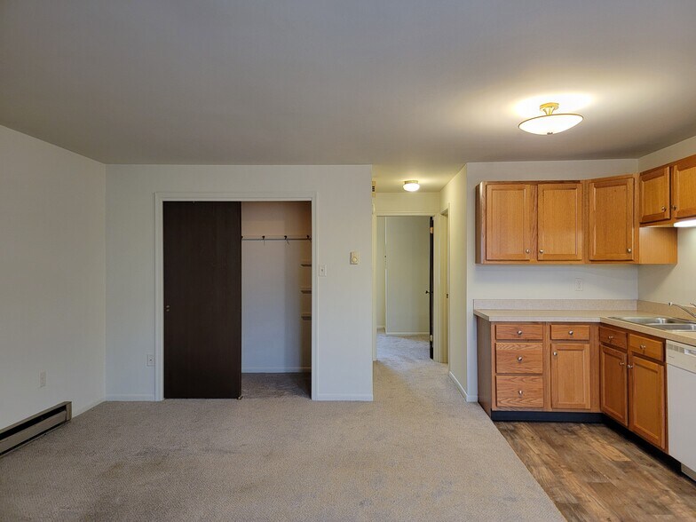 Building Photo - 61 W Church St