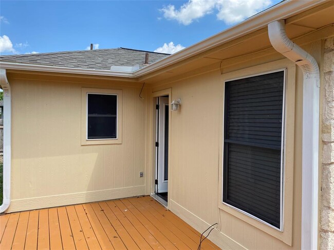 Building Photo - 1608 Mentone Dr