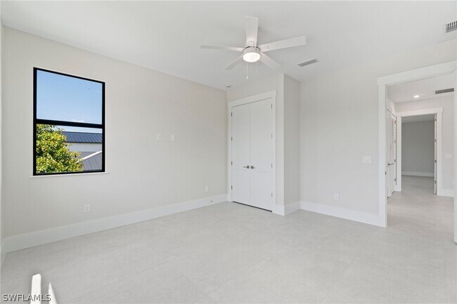 Building Photo - 2769 Van Buren Ave