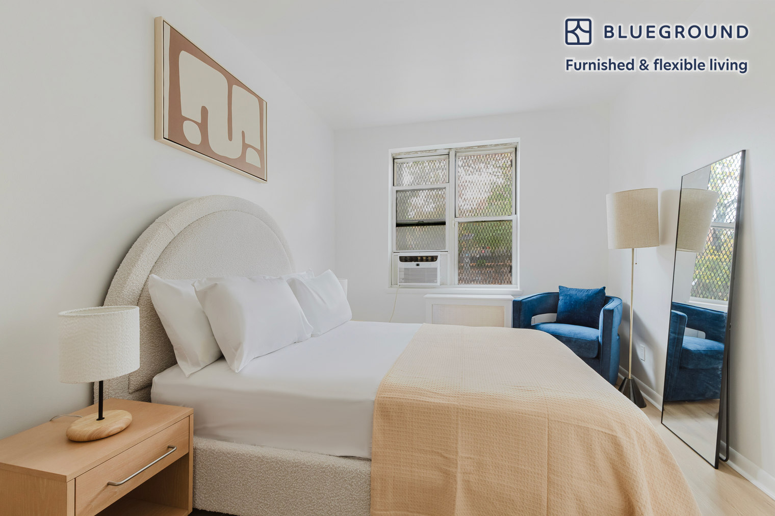 Building Photo - 327 E 10th St