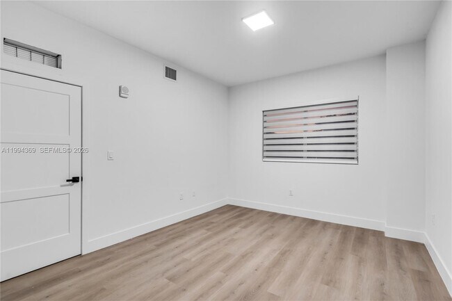 Building Photo - 3728 NW 19th Ave