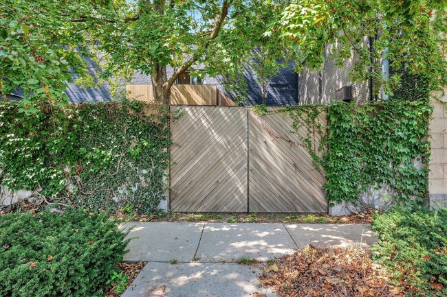 Building Photo - Gated Studio Loft Designed by Architect Ja...