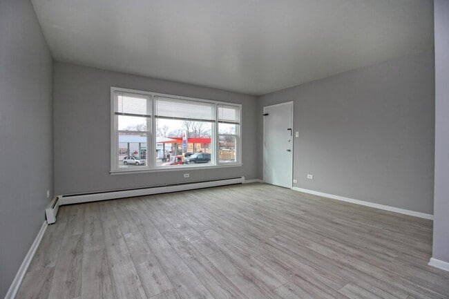 Building Photo - 9845 S Cicero Ave