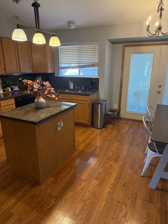 Building Photo - 20356 E Berry Pl