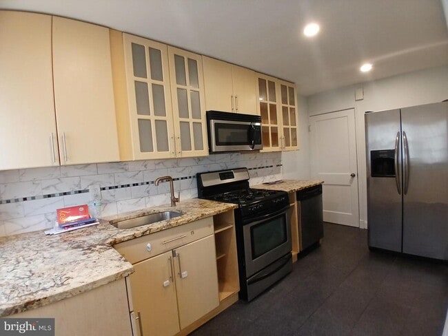 Building Photo - 2707 Edison Hwy