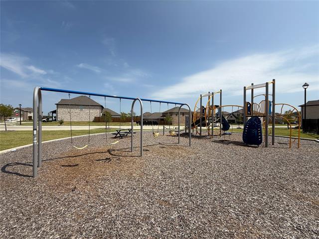 Building Photo - 713 Roanoke Dr