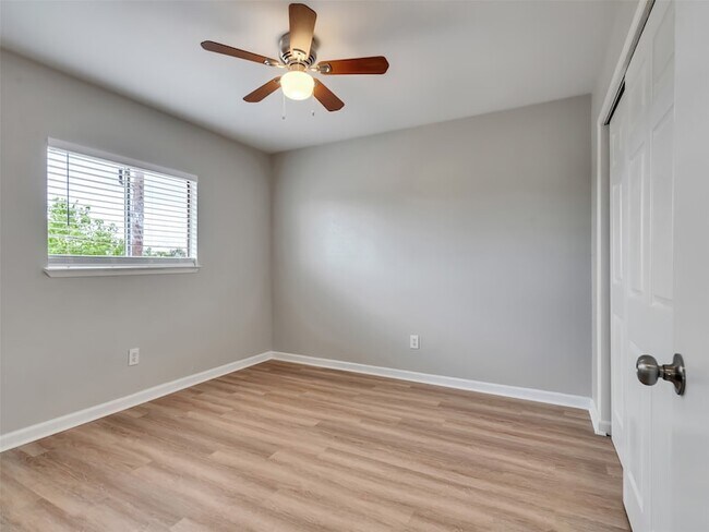 Building Photo - 4003 Swinden Dr