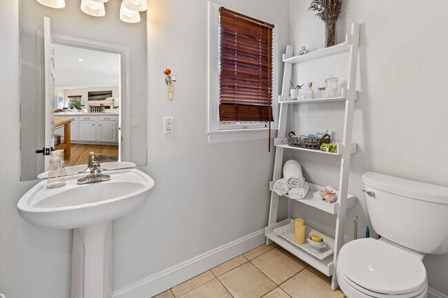 Building Photo - 51B Jagger Ln