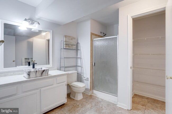 Building Photo - 5809 Waterdale Ct