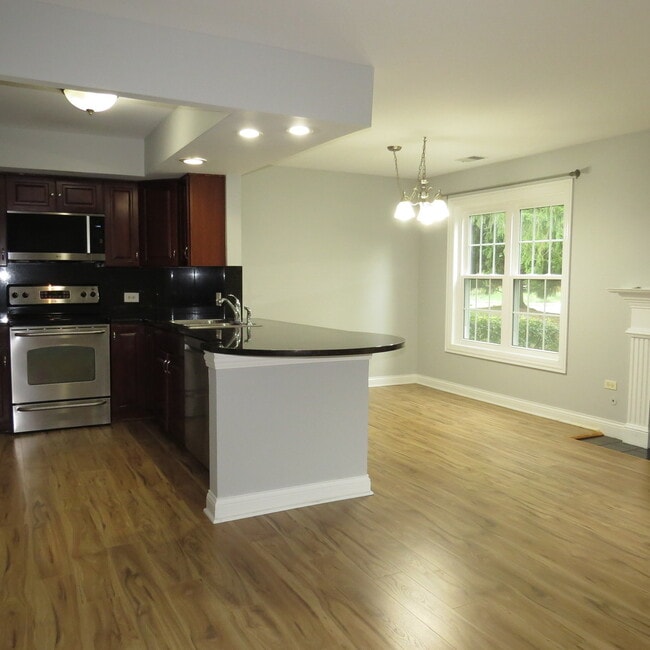 Building Photo - 43 Foxcroft Rd