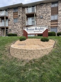 Building Photo - Benton Heights