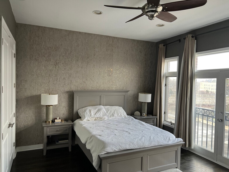 Building Photo - 937 N Willard Ct