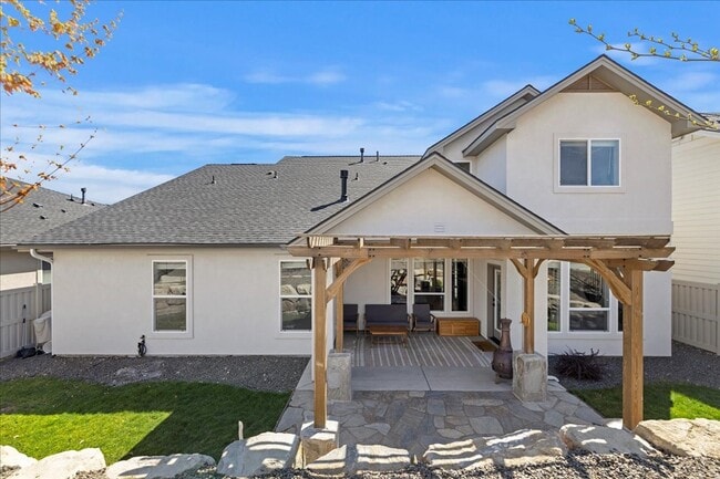 Building Photo - 5 Bed 3 bath Golf Course Neighborhood