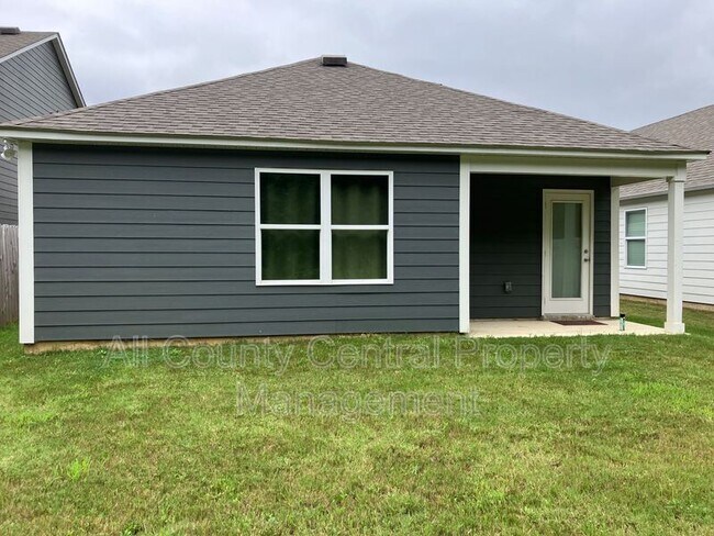 Building Photo - 135 River Birch Ln