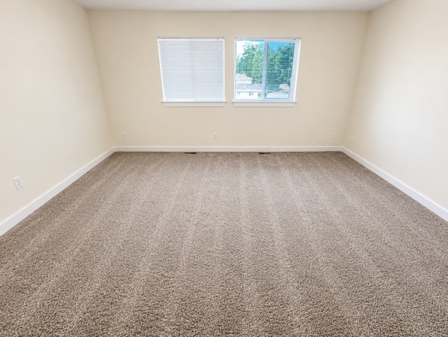 Building Photo - Spacious University Place Home Near Chambers Bay | 2-Car Garage & Lawn Care Included