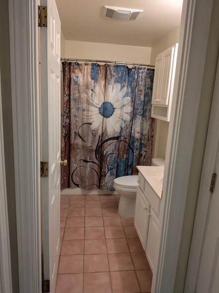 Building Photo - 712 Chambers Ave