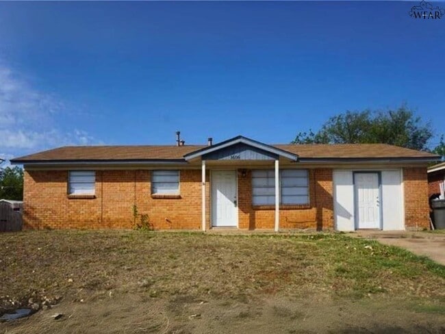 Primary Photo - 1606 Central E Fwy