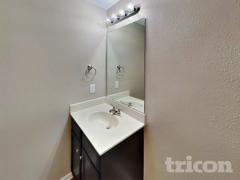 Building Photo - 3707 Alexander Forest Dr