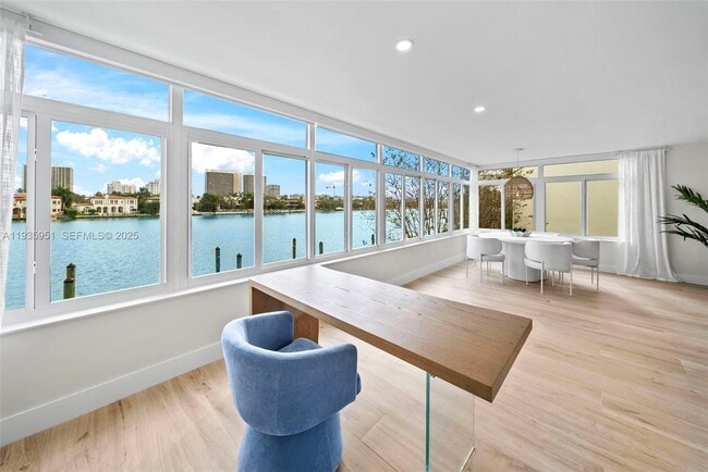 Building Photo - 10001 E Bay Harbor Dr