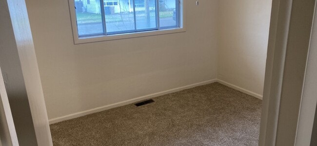 Building Photo - HALF OFF FIRST MONTHS RENT!!