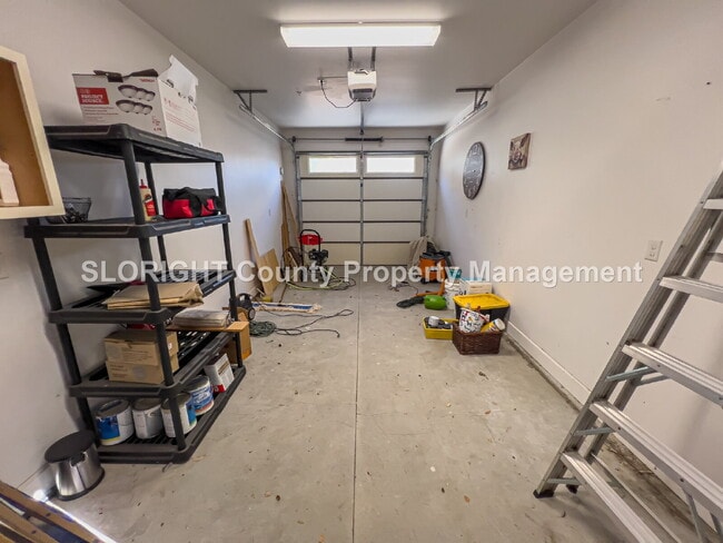 Building Photo - AVAILABLE NOW - Charming Home Just ½ Mile from Downtown Paso Robles - 2 Bed / 1 Bath