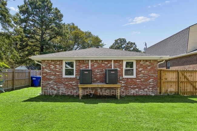 Building Photo - 1028 Modoc Ave