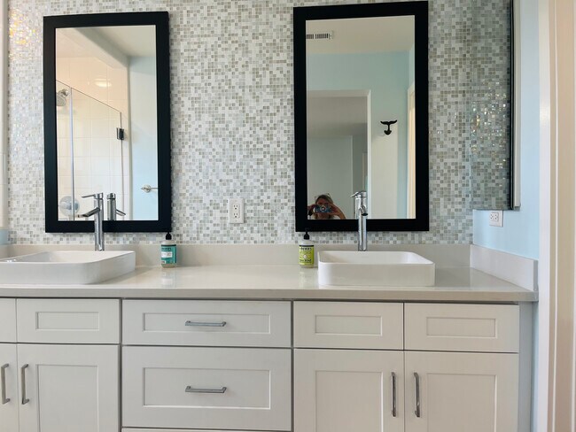 Building Photo - 1668 Shorebreak Way