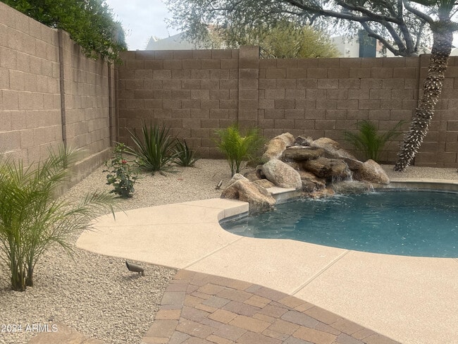 Building Photo - 11271 E Poinsettia Dr