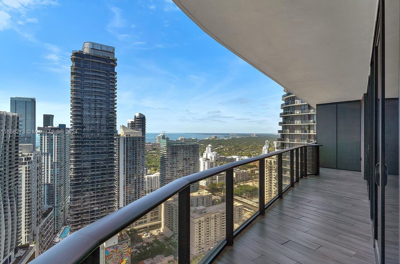Building Photo - 801 S Miami Ave