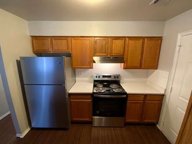 Building Photo - Remodeled 4 bedroom, 2 bath - Moore Schools