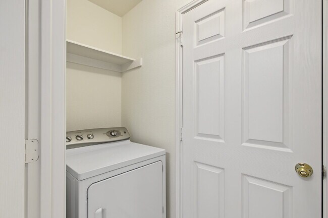 Building Photo - Single Family 3 Bedroom for Rent