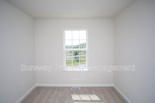 Building Photo - 234 Macoun Way