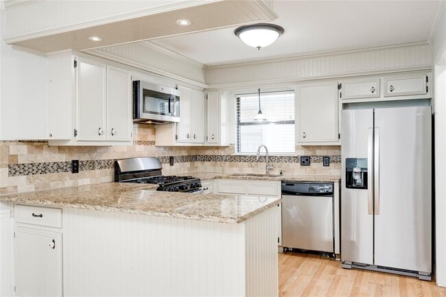 Building Photo - 1708 Wild Horse Ln
