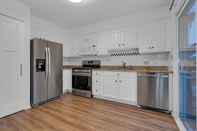 Building Photo - 7910 Belle Rive Ct