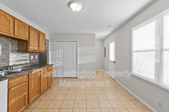 Building Photo - 608 McCurdy Ct