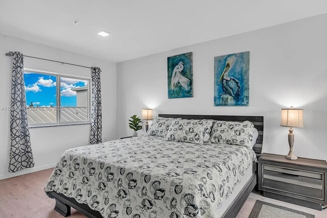 Building Photo - 10877 Overseas Hwy