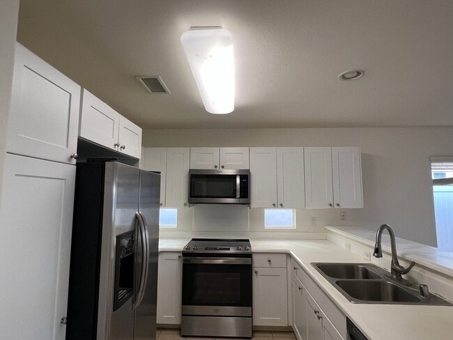 Building Photo - Lovely 3 bedroom 2 bath home in Ka Makana ...