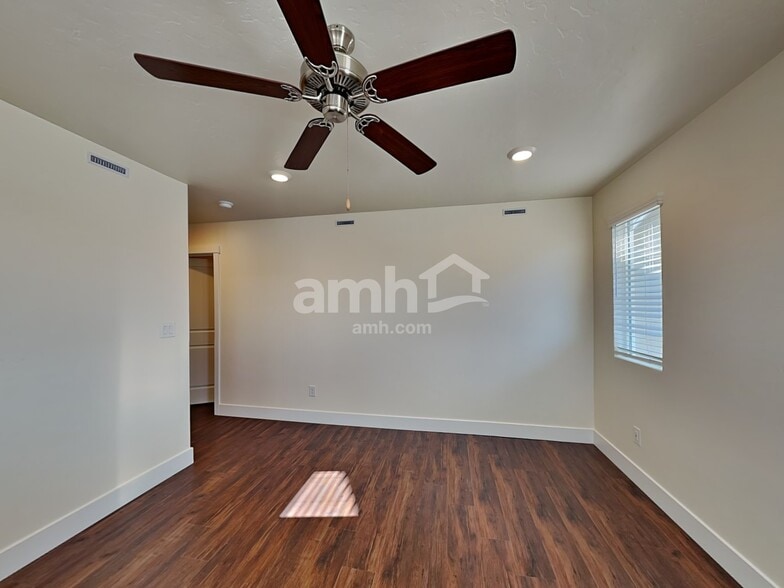 Building Photo - 1408 E Ludlow St