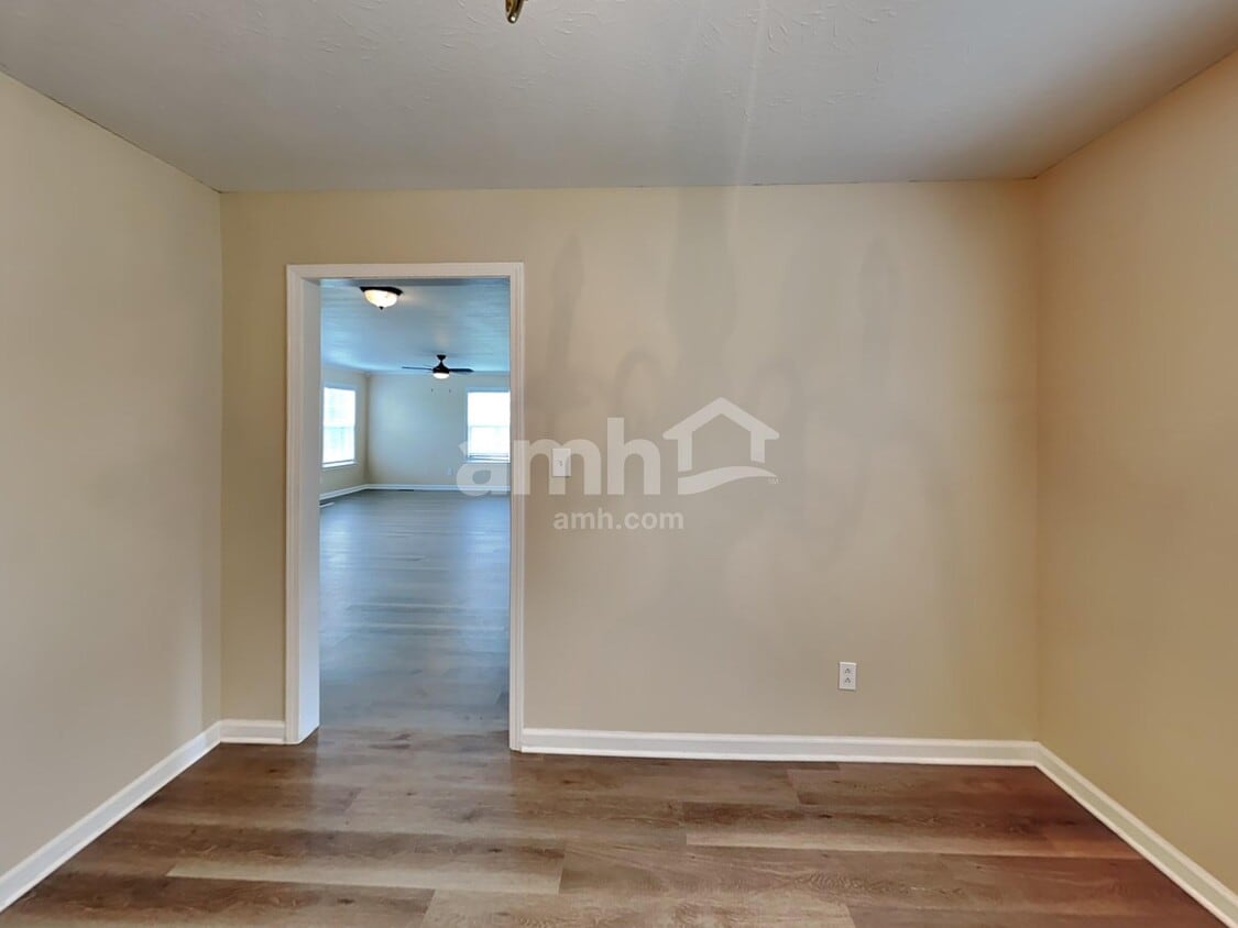 Building Photo - 2502 Euclid Dr