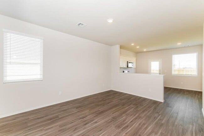Building Photo - 1810 Dogwood Dr