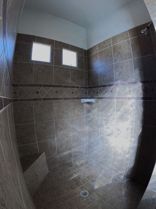 Building Photo - 2210 Dakota Dr