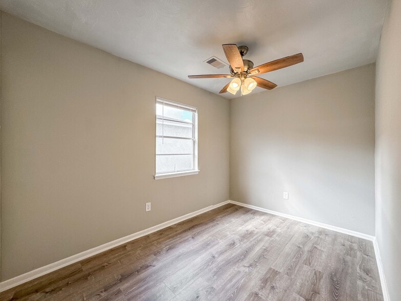 Building Photo - 1122 N Natchez Dr