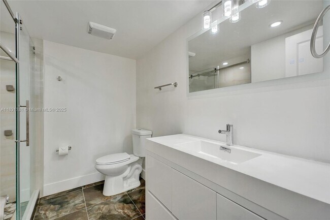Building Photo - 2301 S Ocean Dr