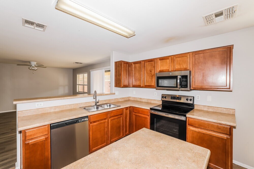 Building Photo - 8633 W Cordes Rd