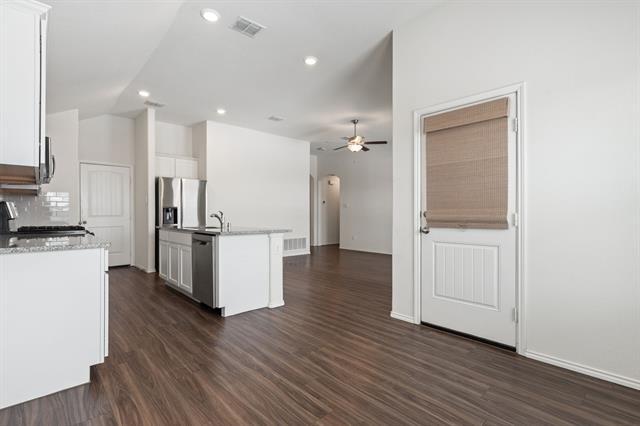 Building Photo - 312 Saguaro Dr