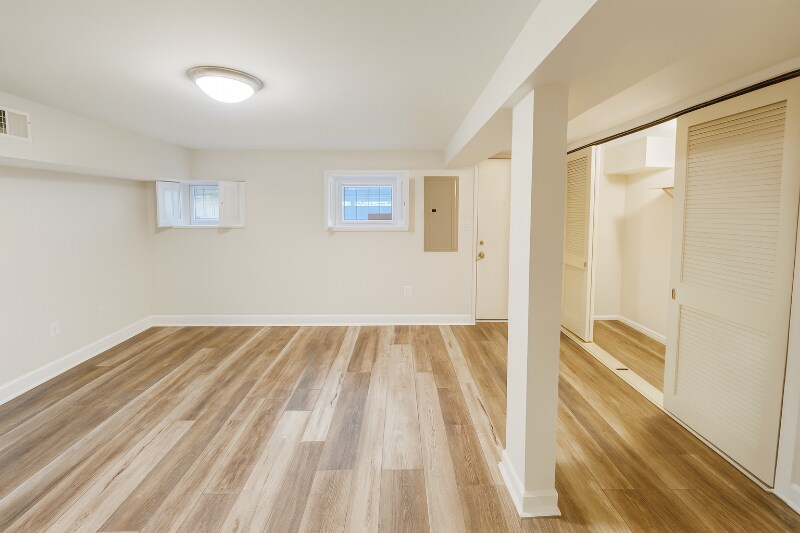 Building Photo - 611 Otis Pl NW