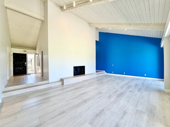 Building Photo - 34983 Mission Hills Dr