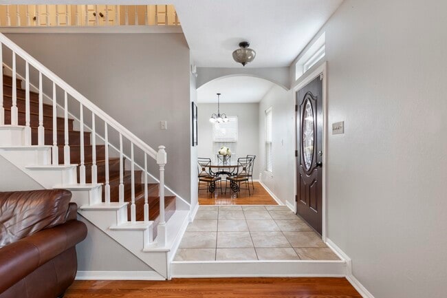 Building Photo - 6827 Hollow Hearth Dr