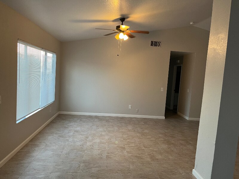 Building Photo - 10679 Villa St