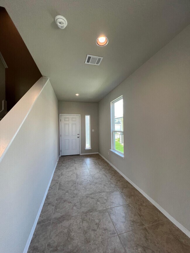 Building Photo - 194 Living Reef Dr